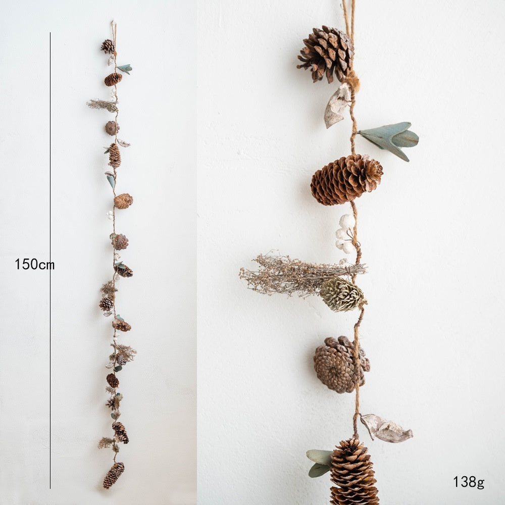 Guirlande de Noël en Rotin & Pommes de Pin – L’élégance naturelle pour votre table